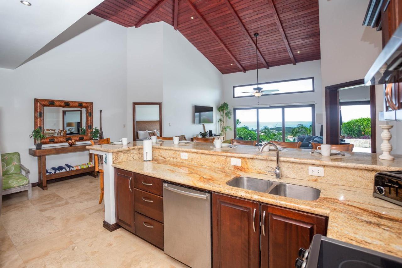 Pristine Bay Villa 1304 With Large Pool - 3 Bedroom Condo French Harbour Exteriér fotografie
