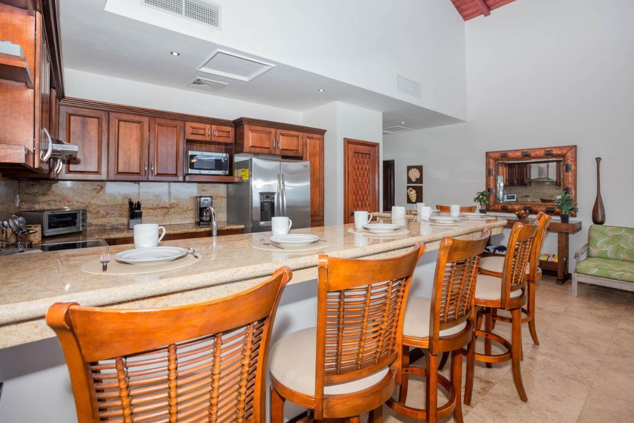 Pristine Bay Villa 1304 With Large Pool - 3 Bedroom Condo French Harbour Exteriér fotografie