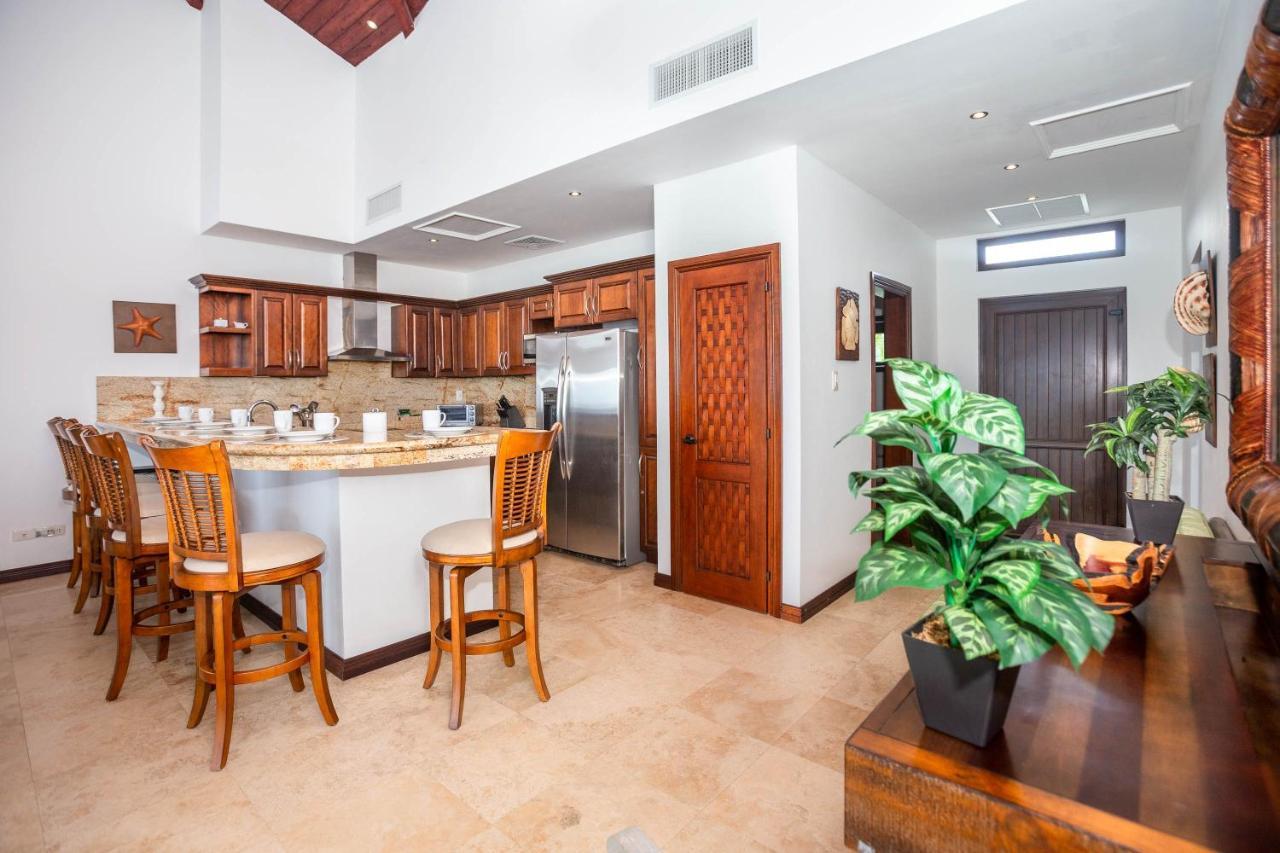 Pristine Bay Villa 1304 With Large Pool - 3 Bedroom Condo French Harbour Exteriér fotografie