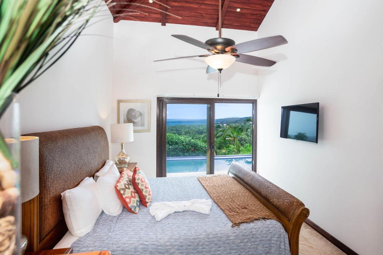 Pristine Bay Villa 1304 With Large Pool - 3 Bedroom Condo French Harbour Exteriér fotografie