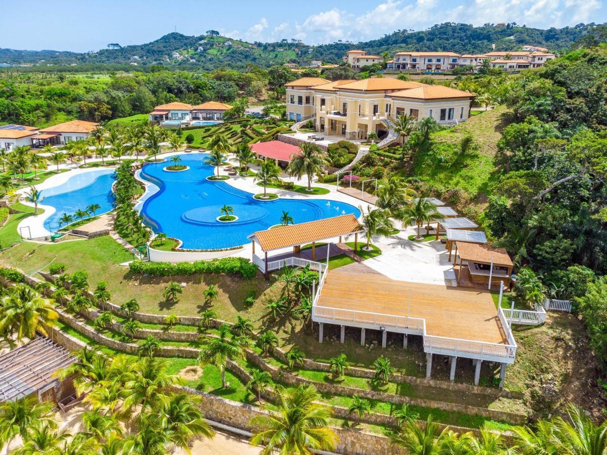 Pristine Bay Villa 1304 With Large Pool - 3 Bedroom Condo French Harbour Exteriér fotografie