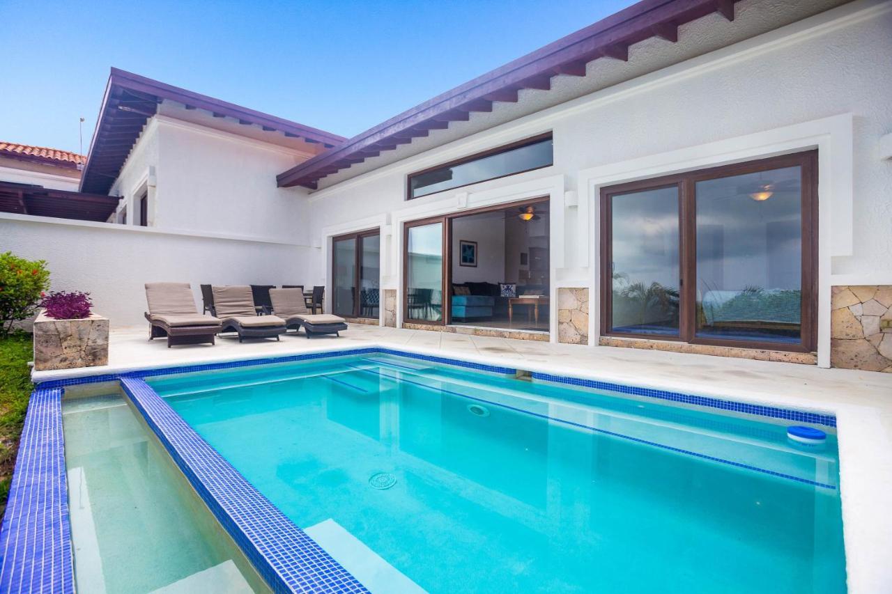 Pristine Bay Villa 1304 With Large Pool - 3 Bedroom Condo French Harbour Exteriér fotografie