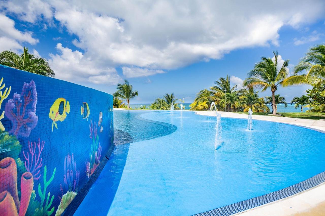 Pristine Bay Villa 1304 With Large Pool - 3 Bedroom Condo French Harbour Exteriér fotografie